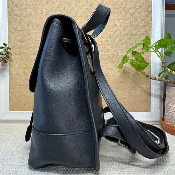 COACH Daypack Backpack 9960 Black 2007 India - Barely Used!! Cleaned, RTW - Picture 4 of 10